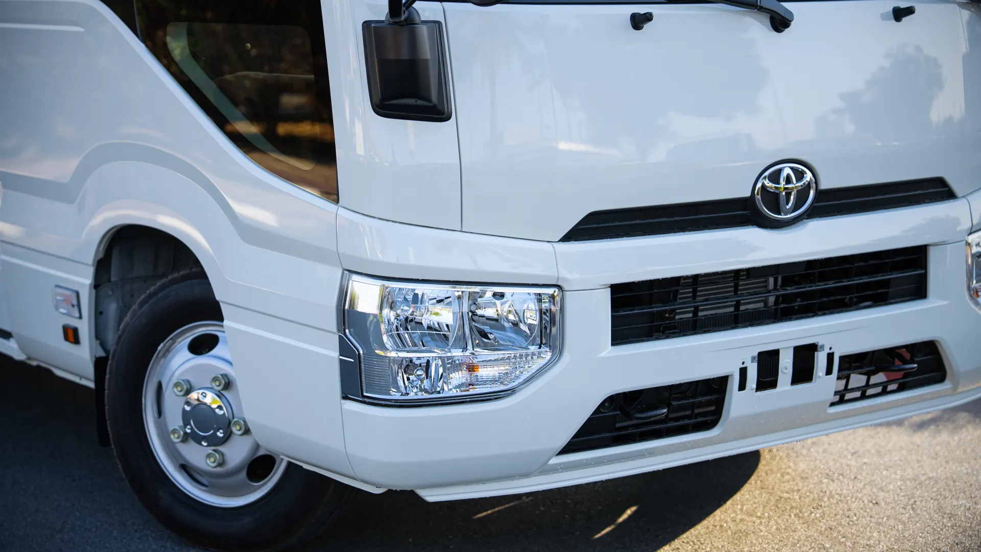 Toyota Coaster 2025 4L