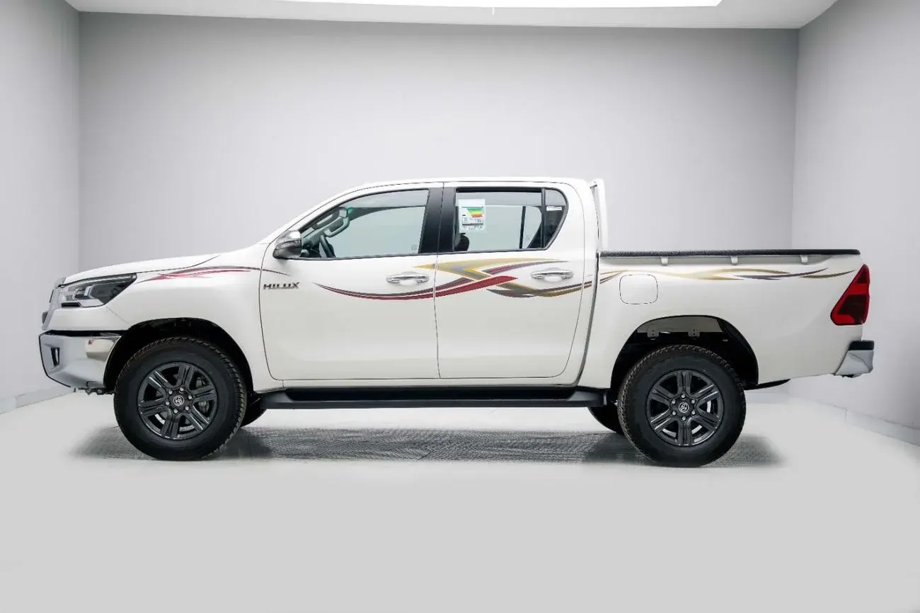 تويوتا هيلوكس 2025