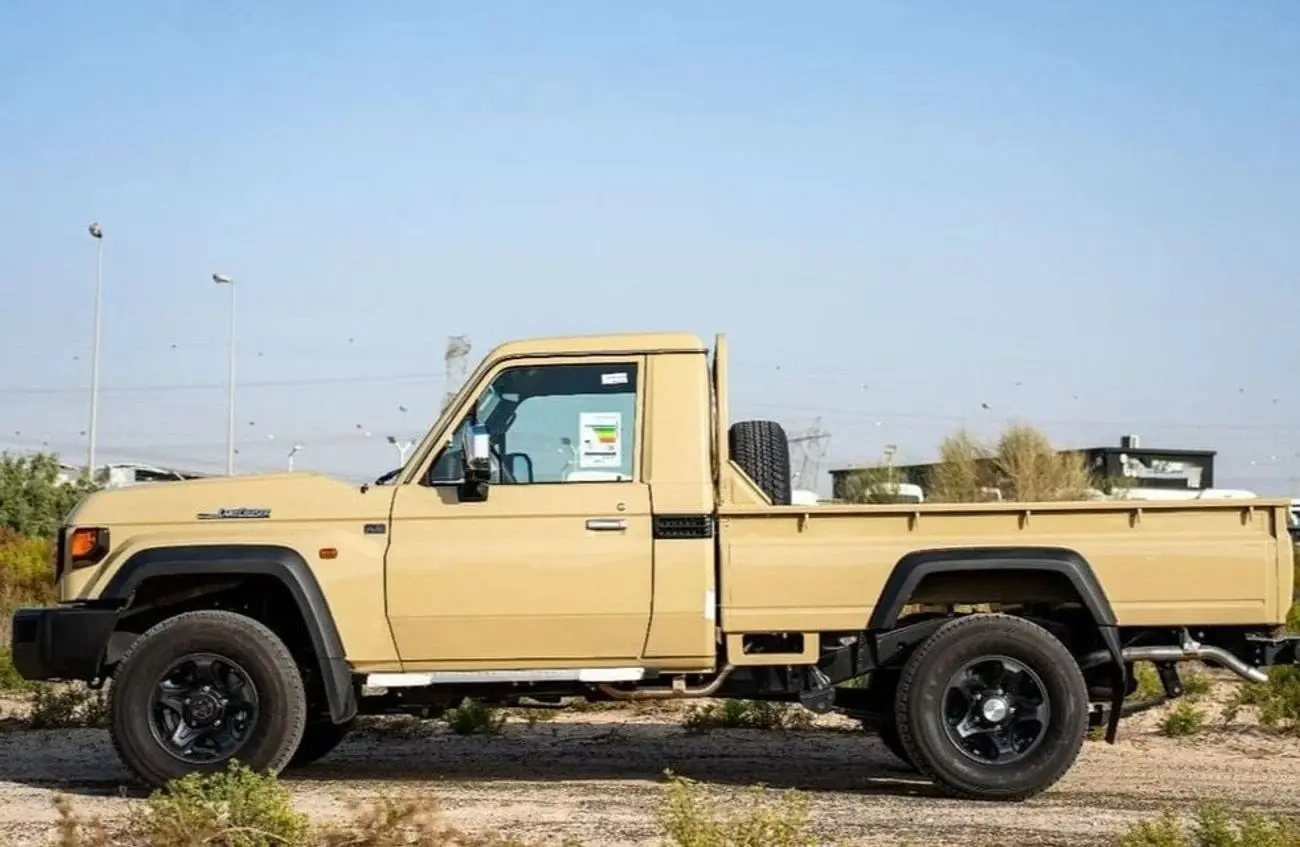 Toyota Land Cruiser Pick Up 2025