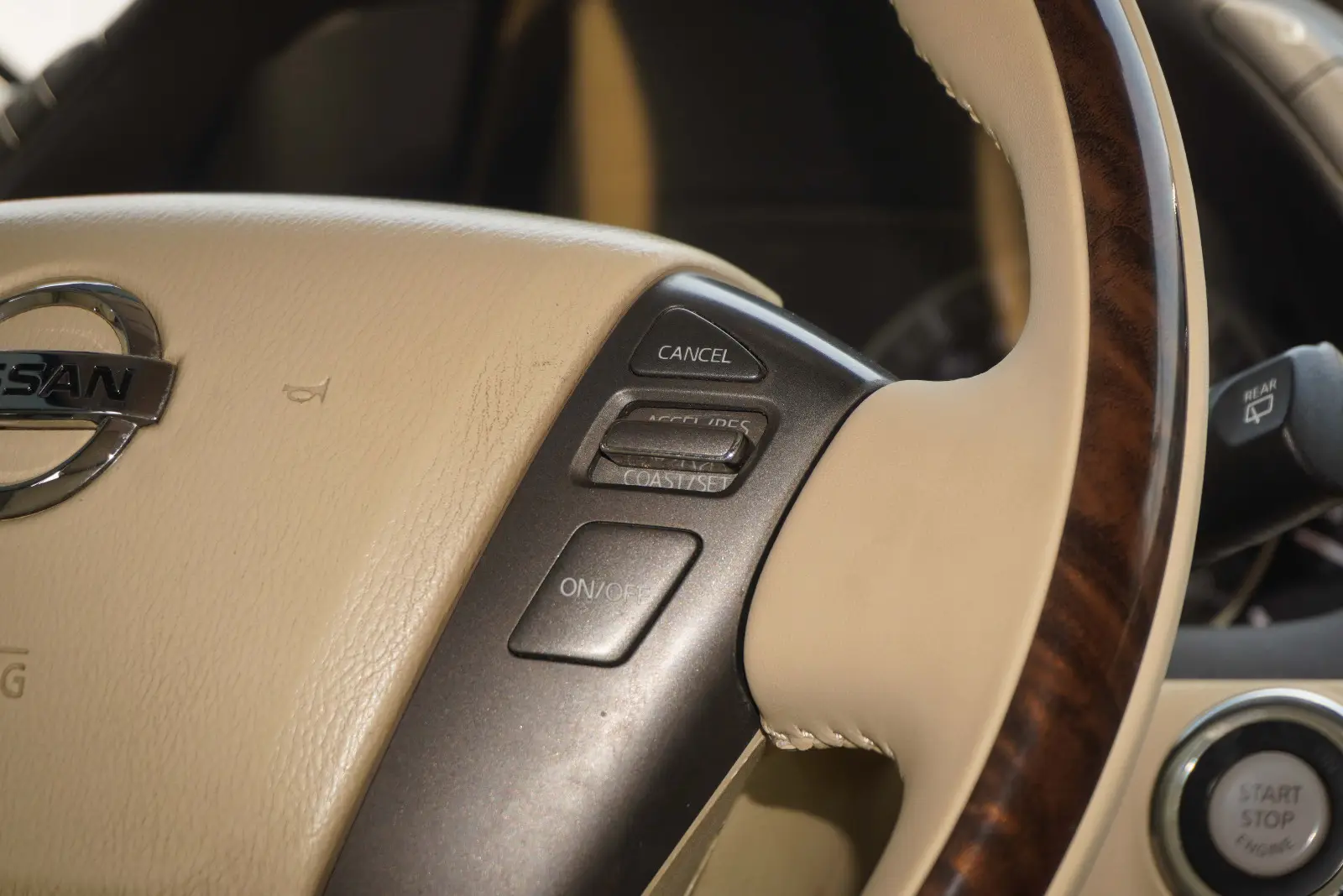 نيسان باترول 2013 5600L