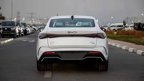 بي واي دي سيل 2025