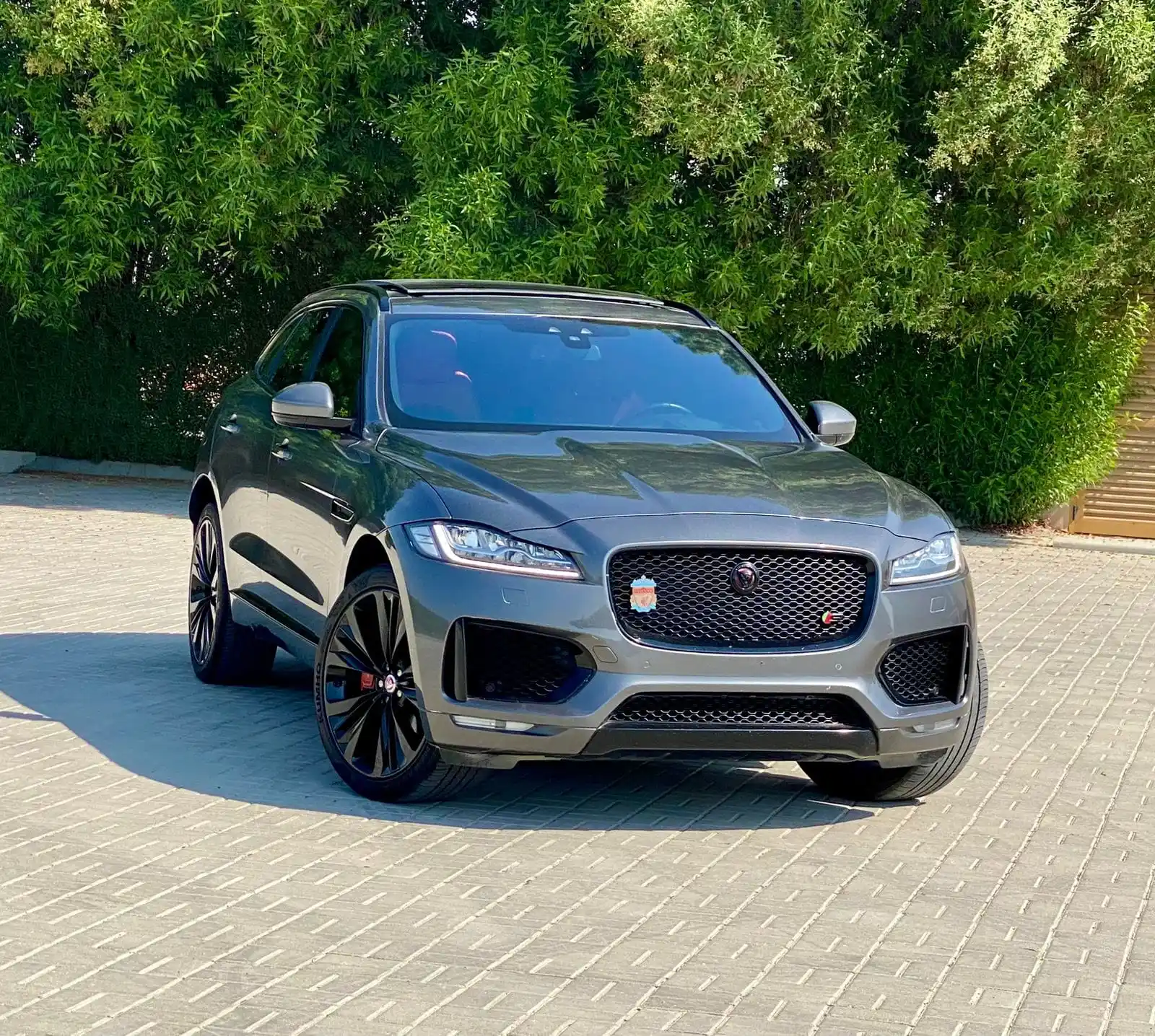 جاكوار F Pace 2017