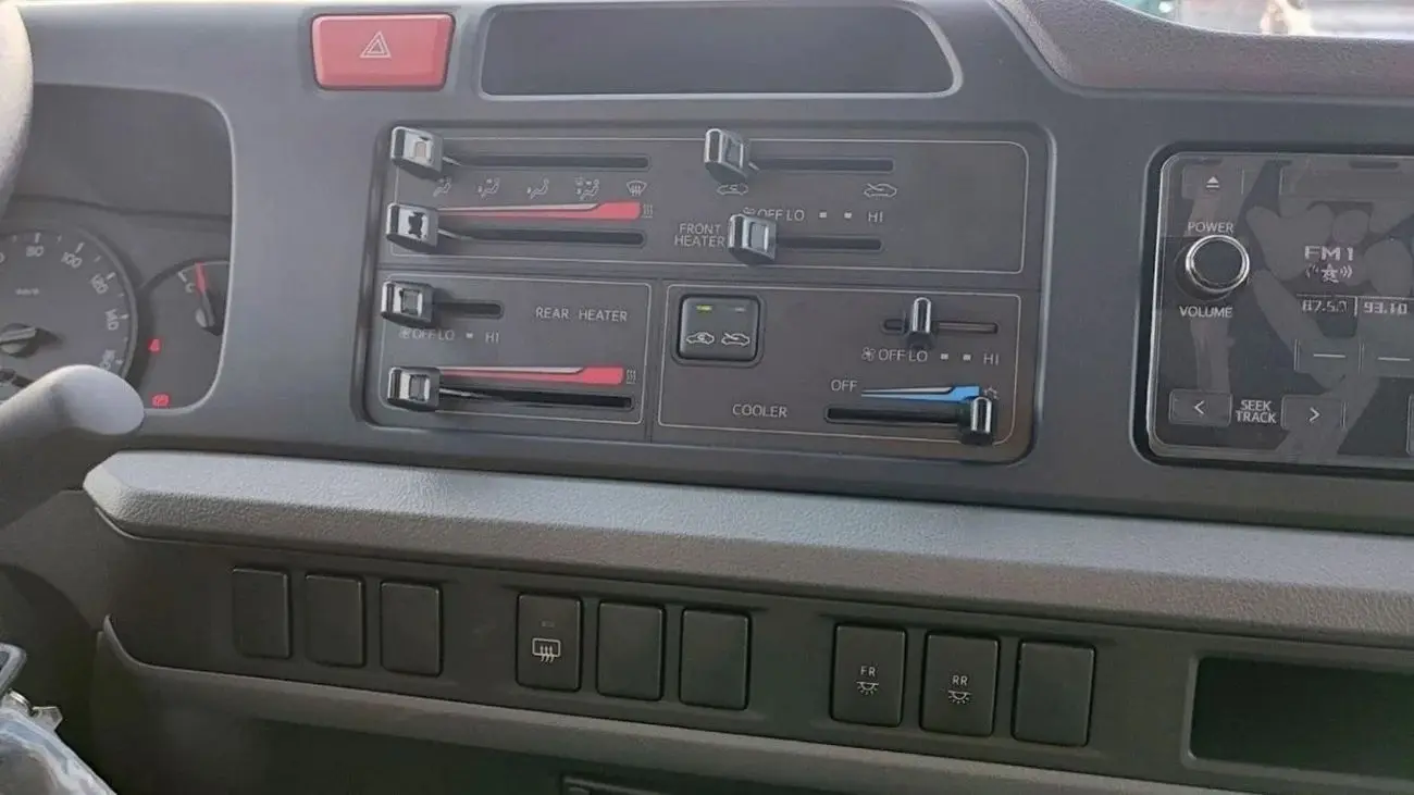 تويوتا كوستر 2024 4.2L