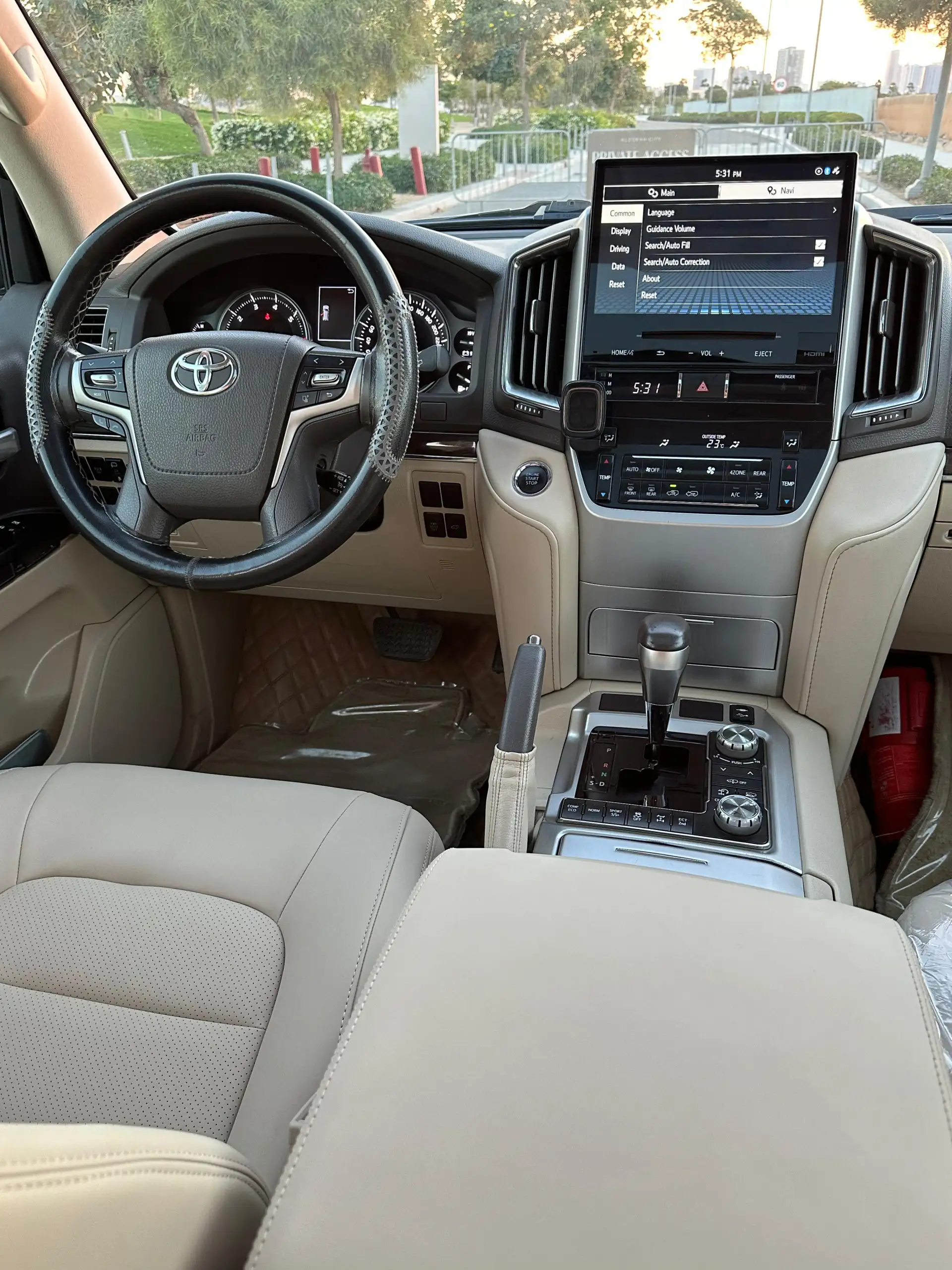 تويوتا لاند كروزر 2018 5.7L