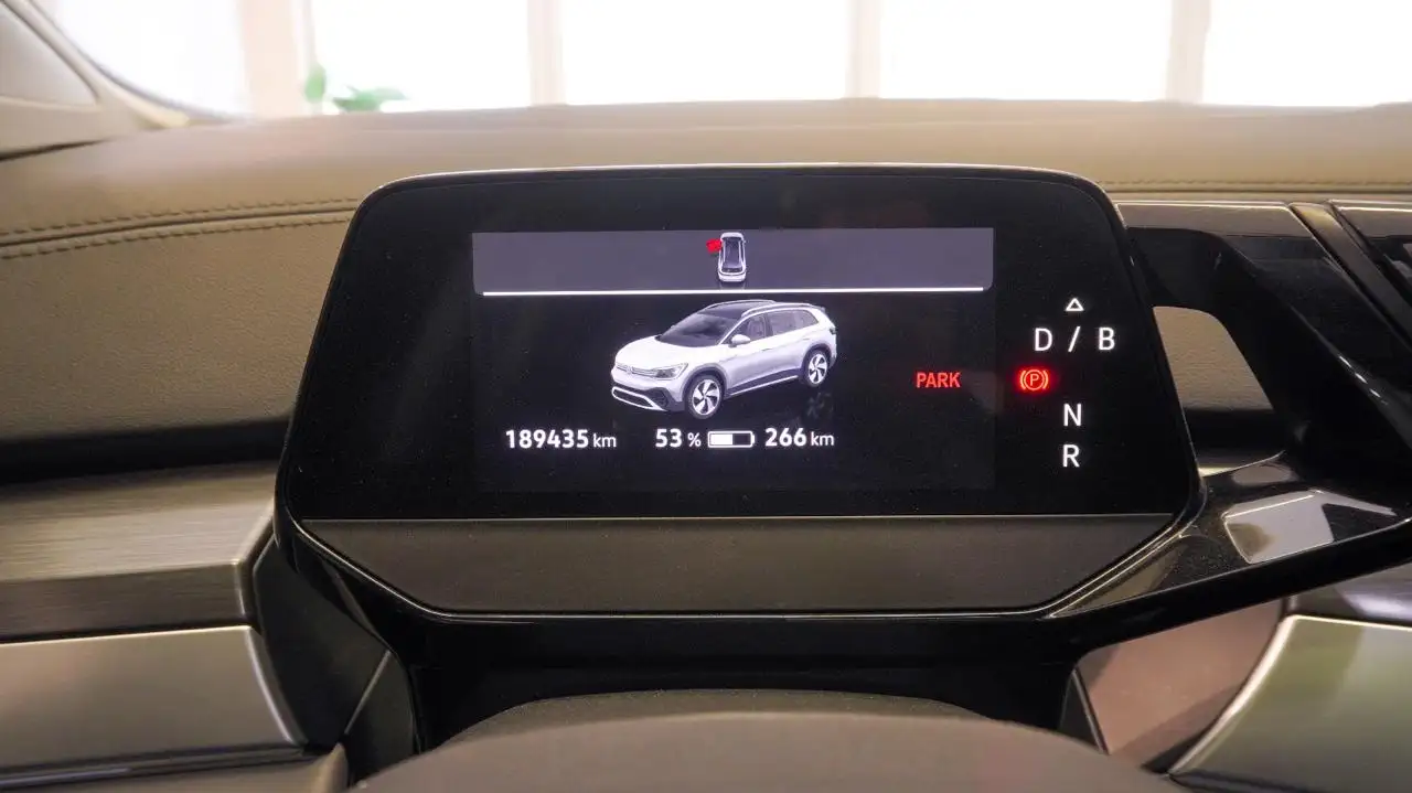 فولكس واجن ID.6 2022