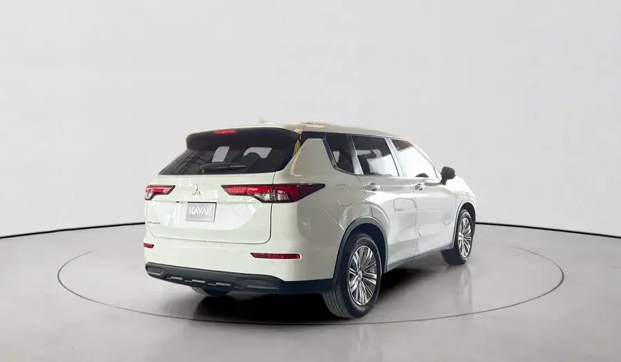 Mitsubishi Outlander 2024