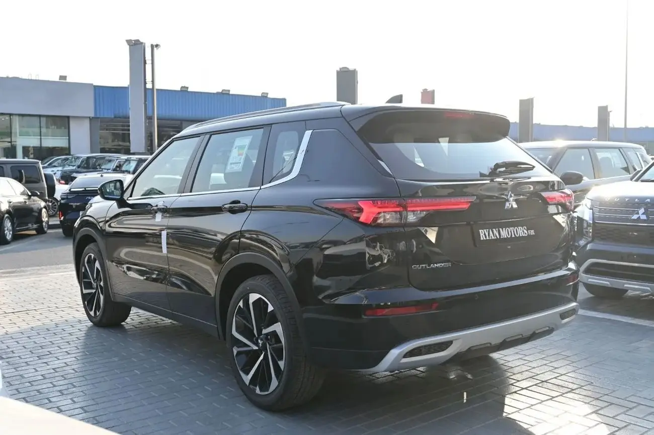 ميتسوبيشي آوتلاندر 2025 2.5L