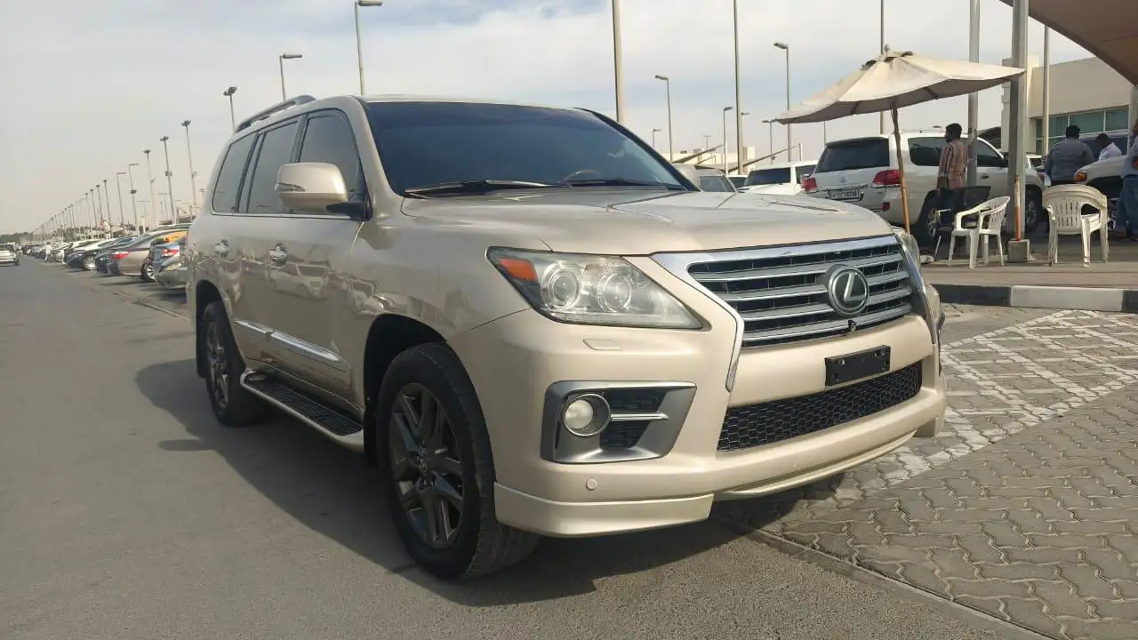 Lexus LX 2013