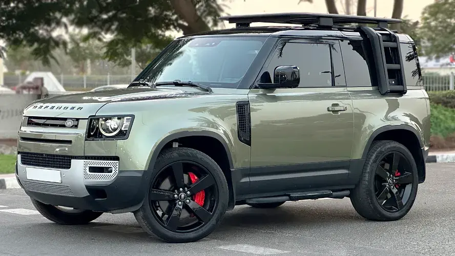 Land Rover Defender 2023