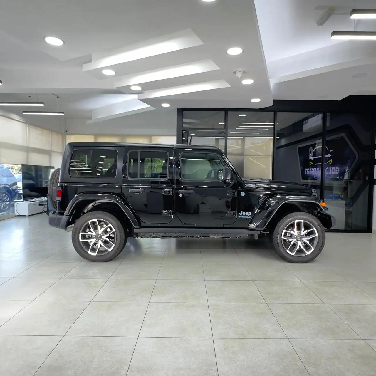 Jeep Wrangler 2024 2L