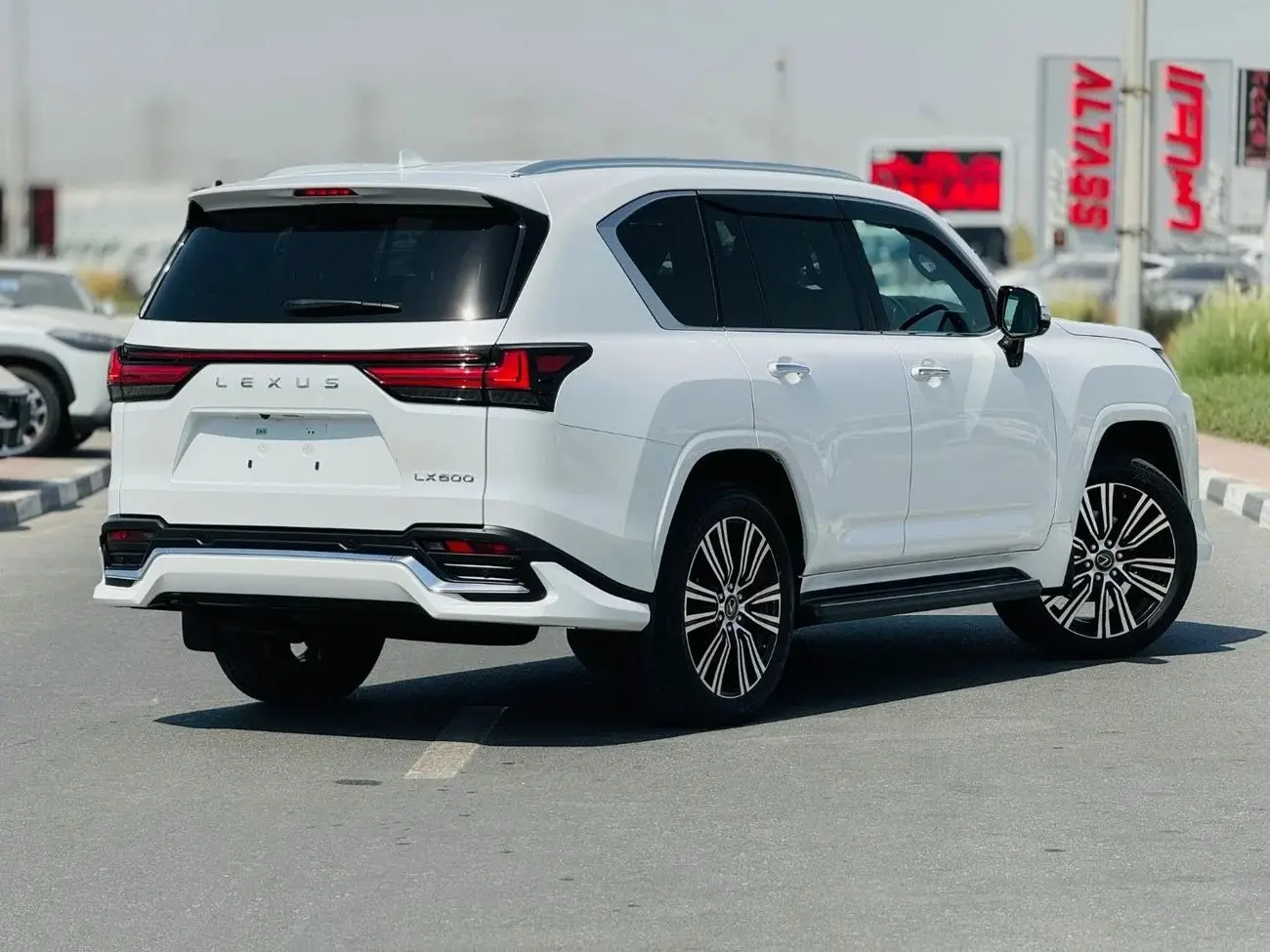 لكزس LX 2023 3.3L