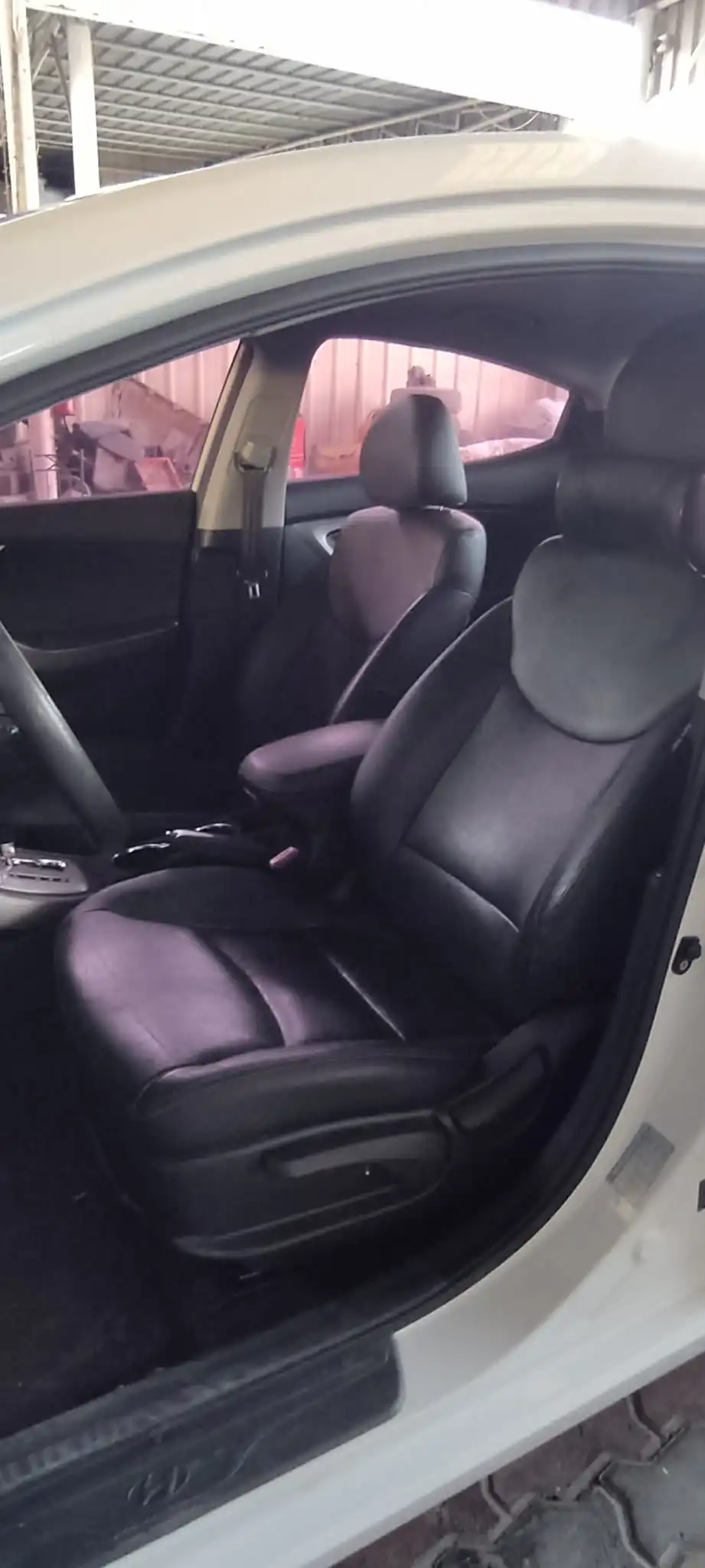 Hyundai Avante 2012 2000L