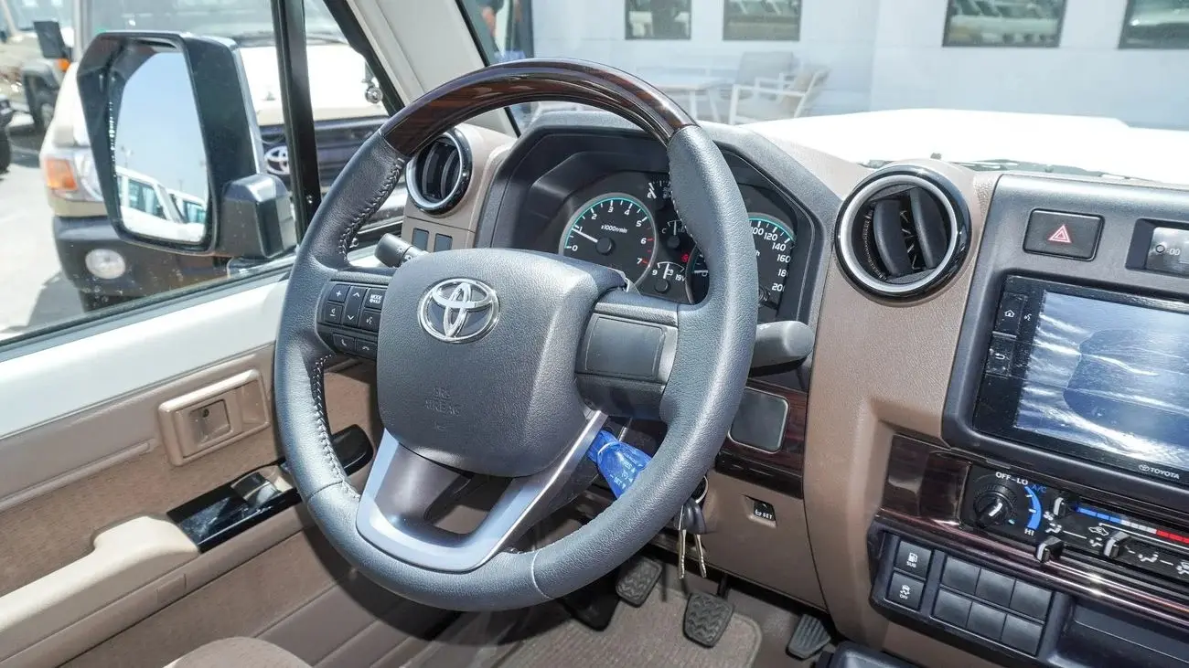 Toyota Land Cruiser Pick Up 2025 4L