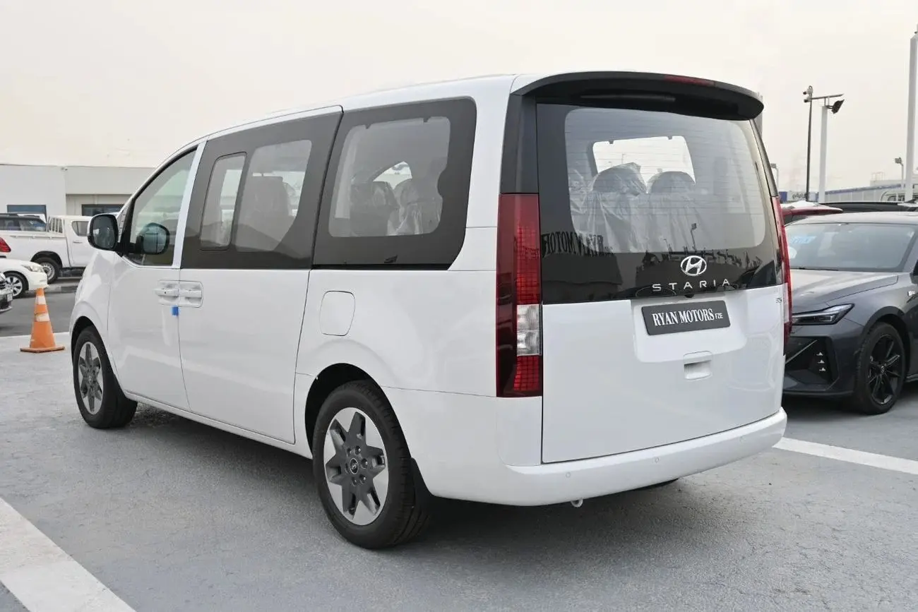Hyundai Staria 2024 3.5L