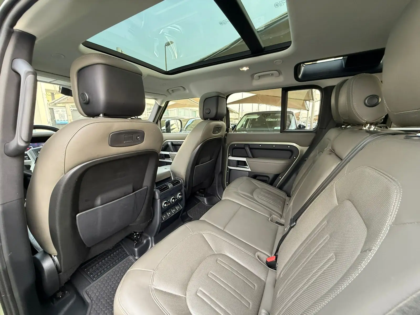 Land Rover Defender 2020