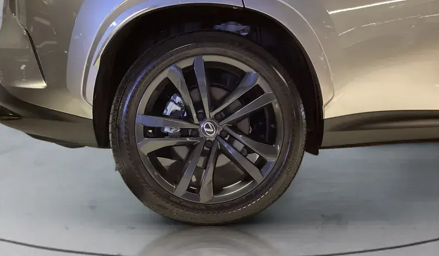 Lexus NX 2025 2.4L