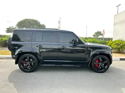 Land Rover Defender 2024