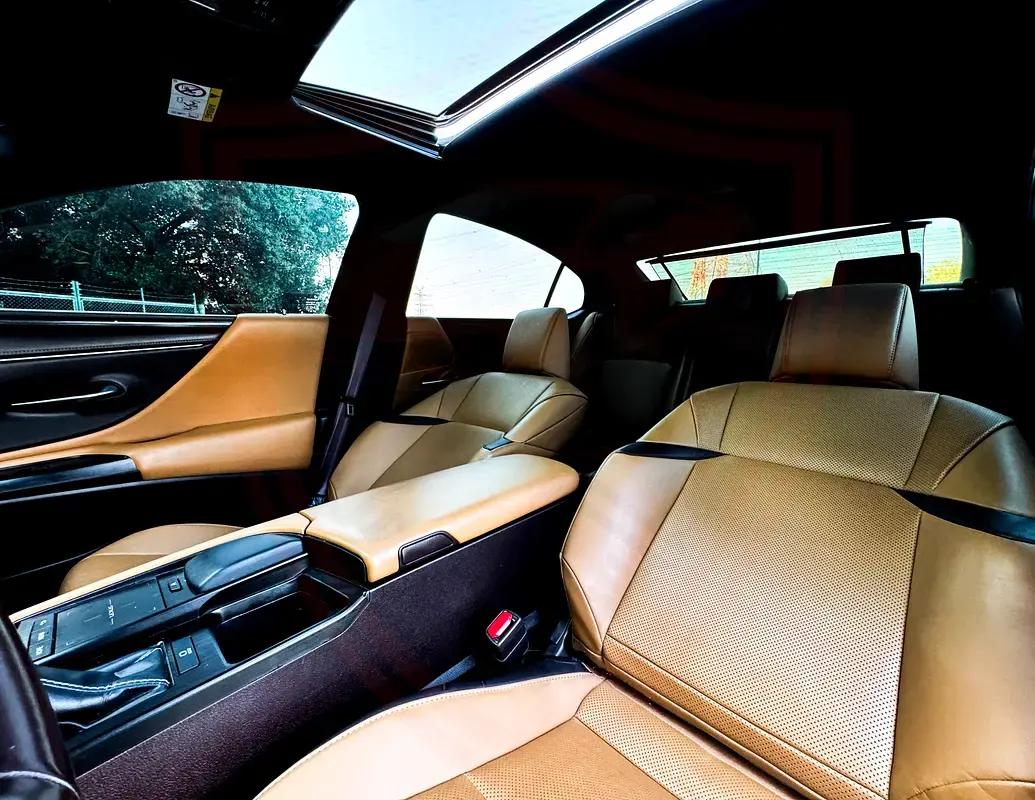 Lexus ES 2020
