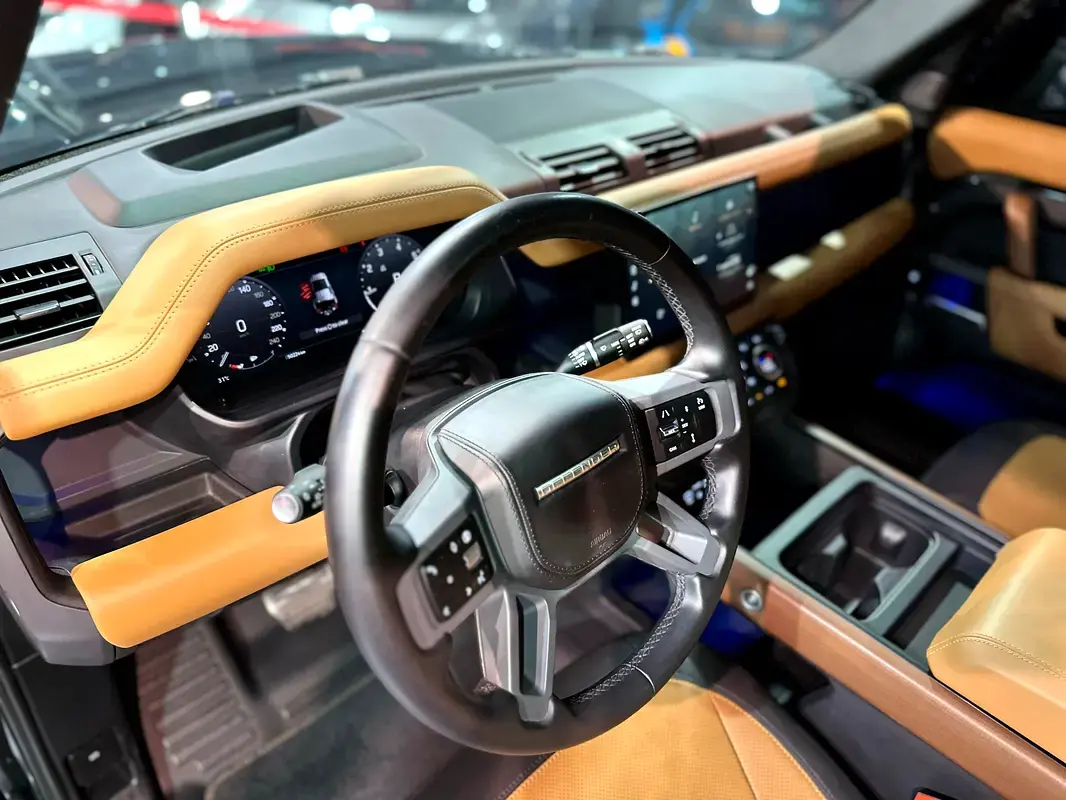 لاند روفر ديفندر 2024