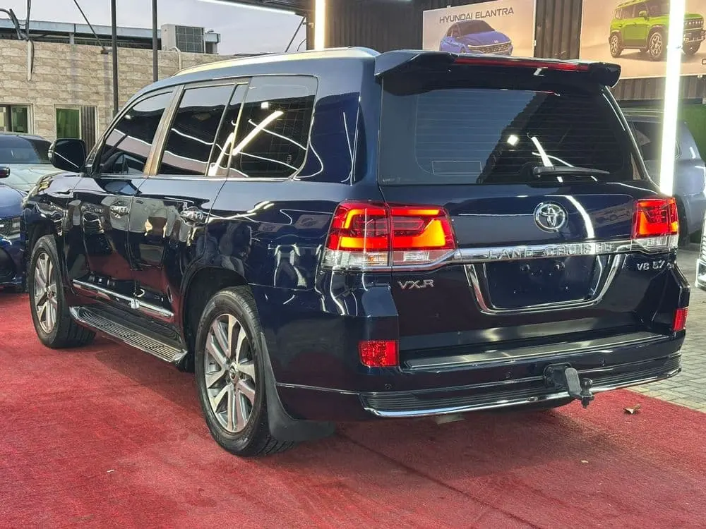 Toyota Land Cruiser 2019 5.7L