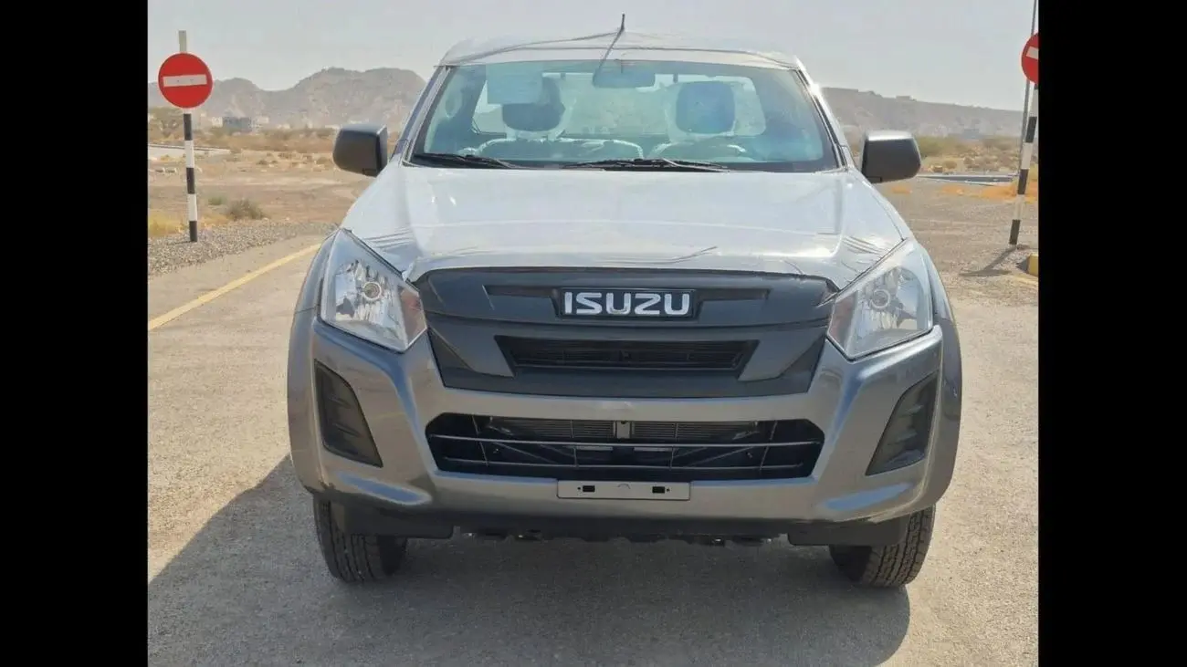 إيسوزو D ماكس 2025