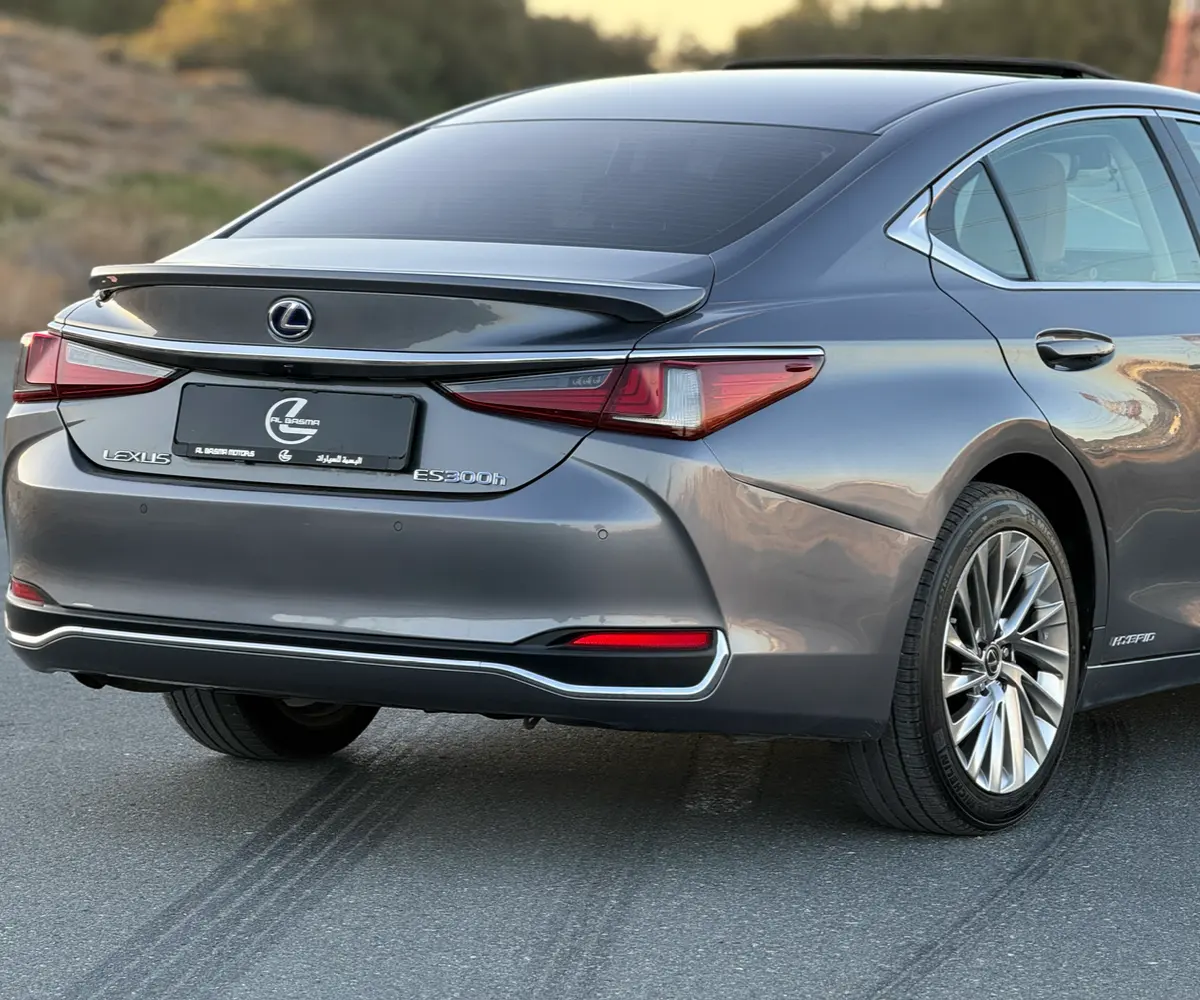 Lexus ES 2020