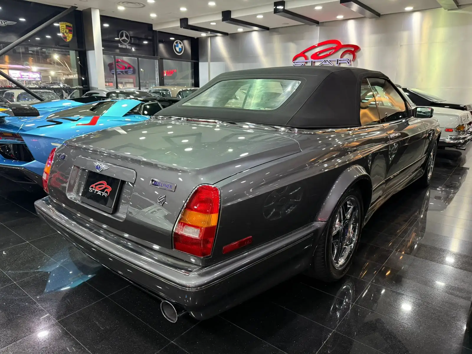 بنتلي أزور 2003