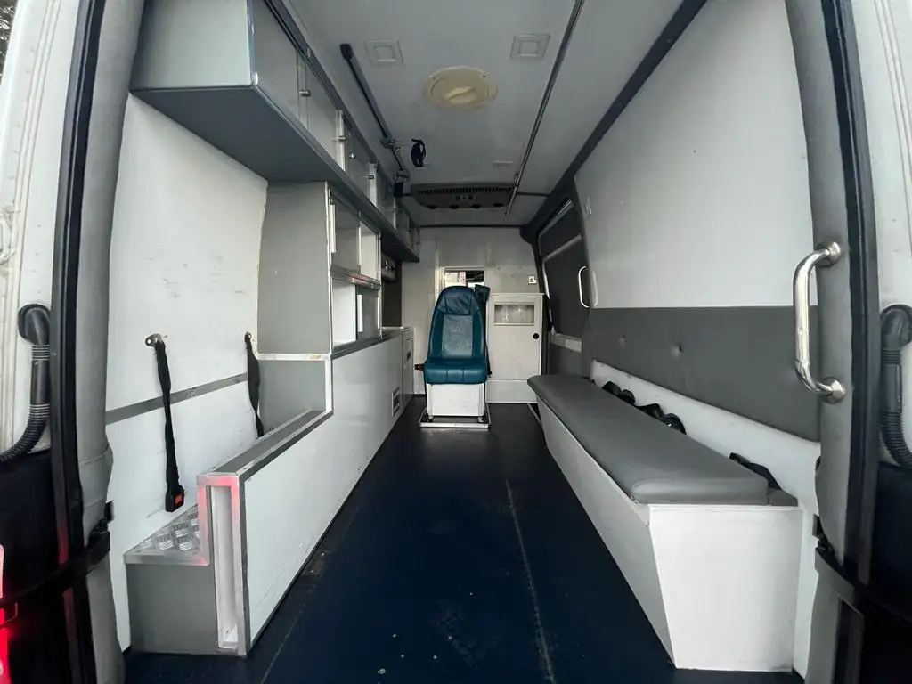 Mercedes Benz Sprinter 2013