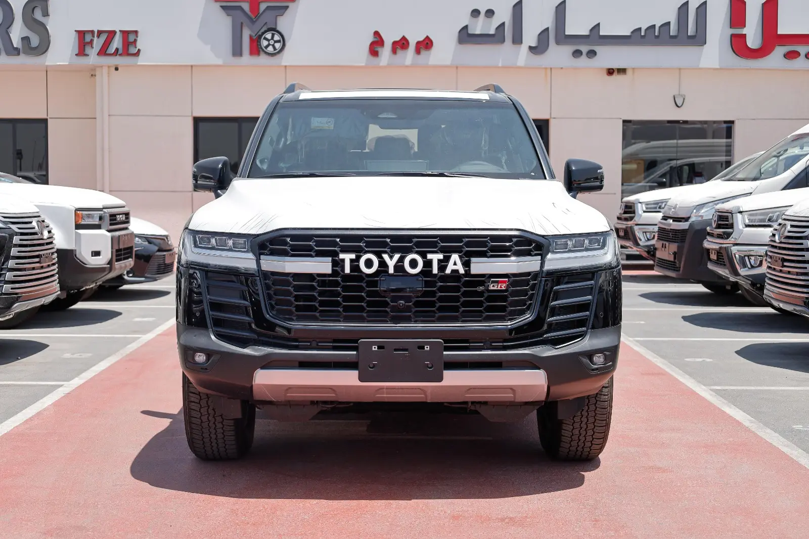 Toyota Land Cruiser Hybrid 2025