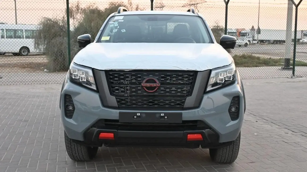 نيسان نافارا 2025 2.5L