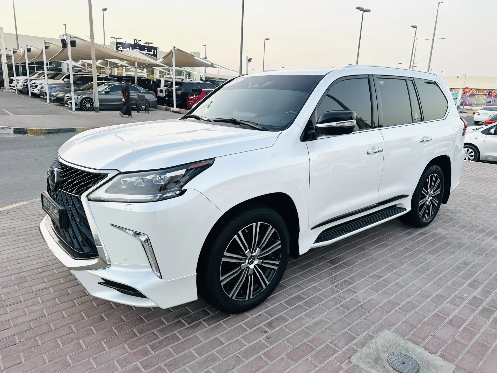 لكزس LX 2020