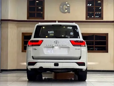 تويوتا لاند كروزر 2025