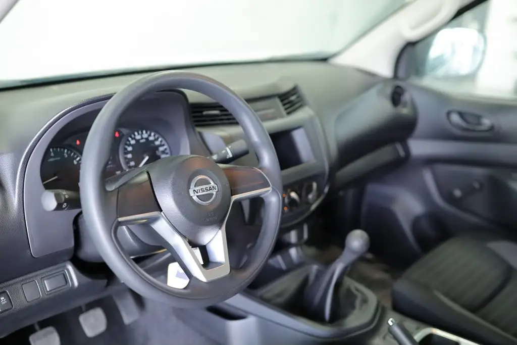 نيسان نافارا 2023 2.5L