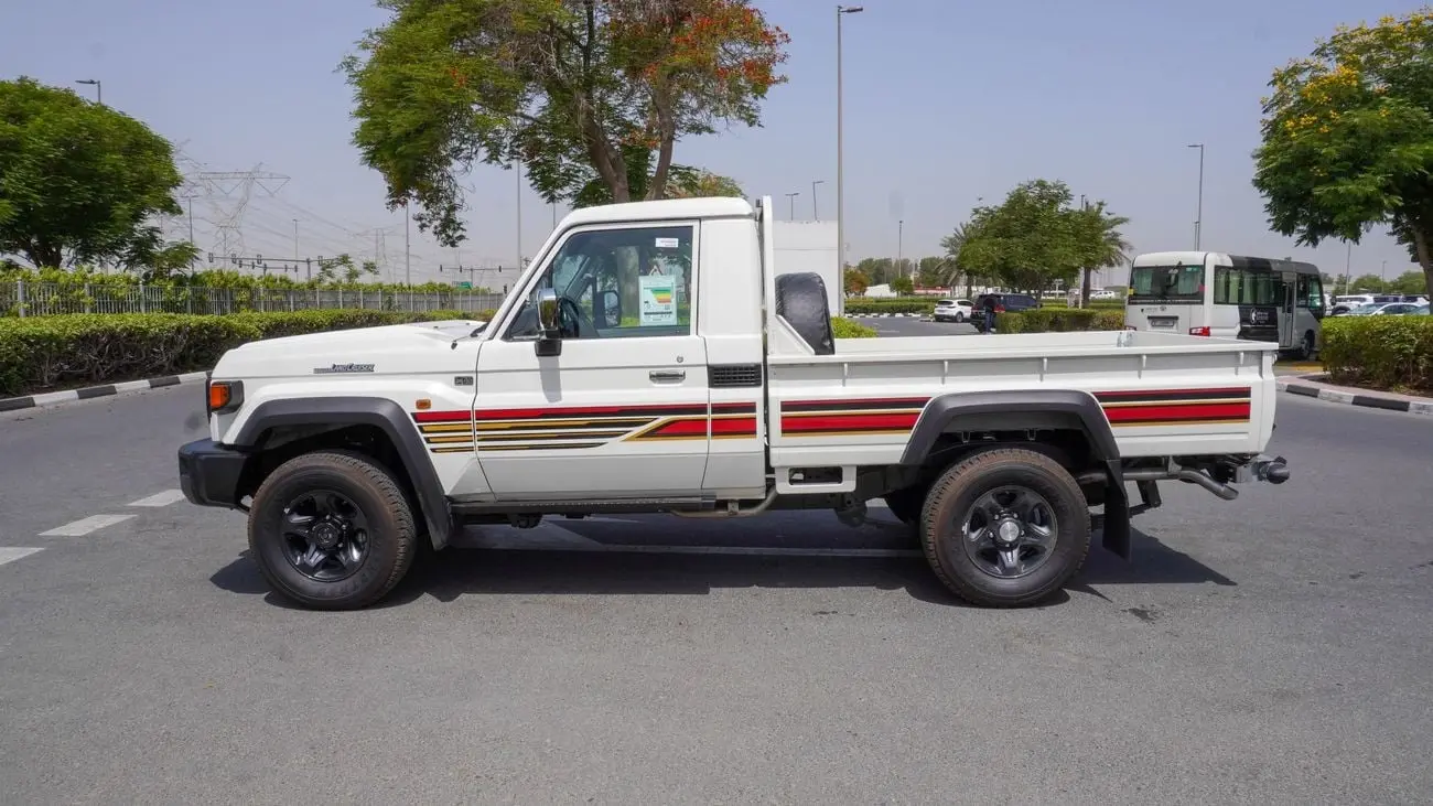 Toyota Land Cruiser Pick Up 2025 4L