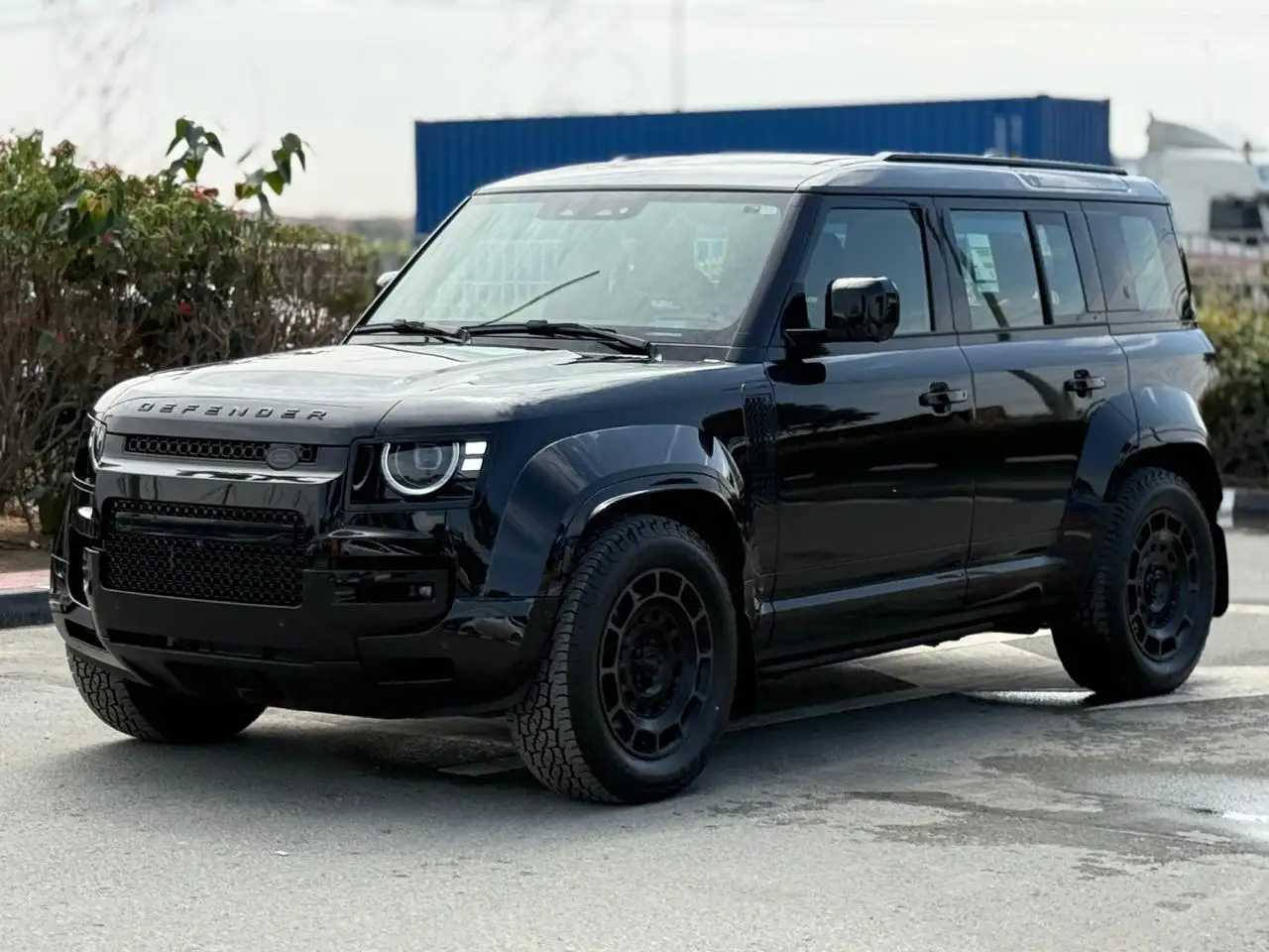 لاند روفر ديفندر 2026 undefinedL