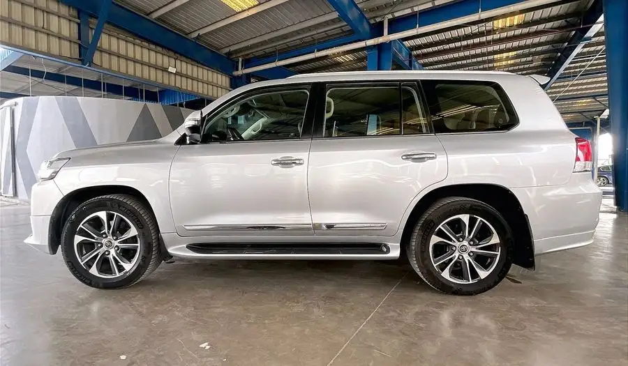 تويوتا لاند كروزر 2020