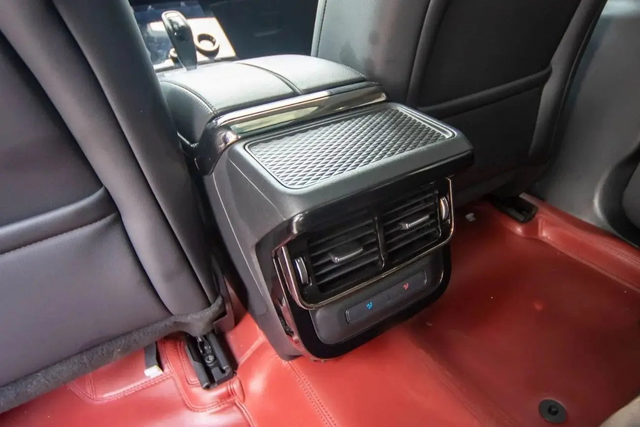 لاند روفر رانج روفر إيفوك 2023 2L