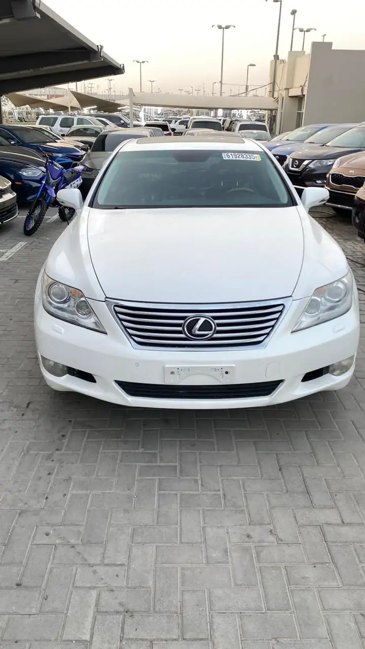 لكزس LS 2010