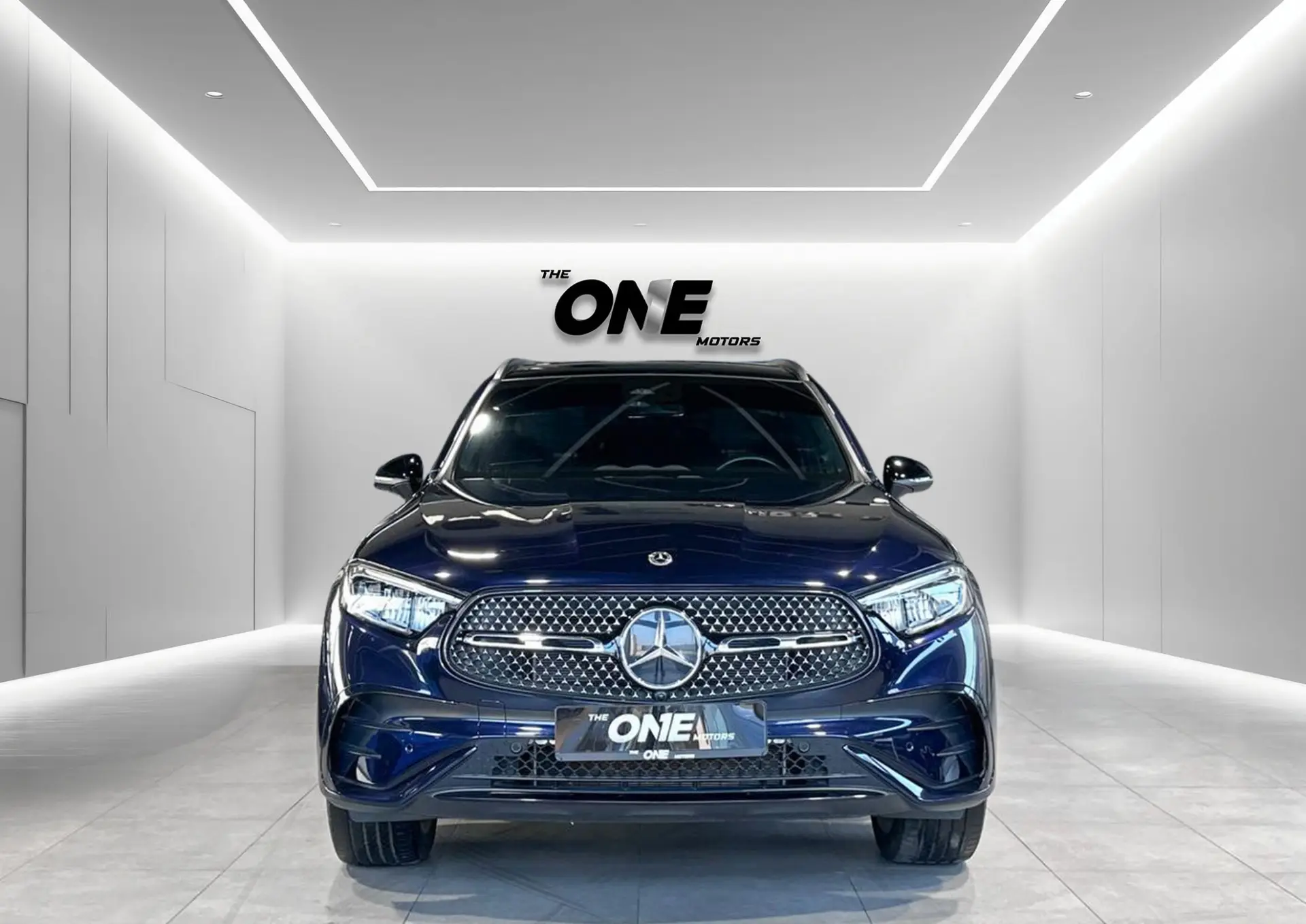 Mercedes Benz GLC Class 2024 2L