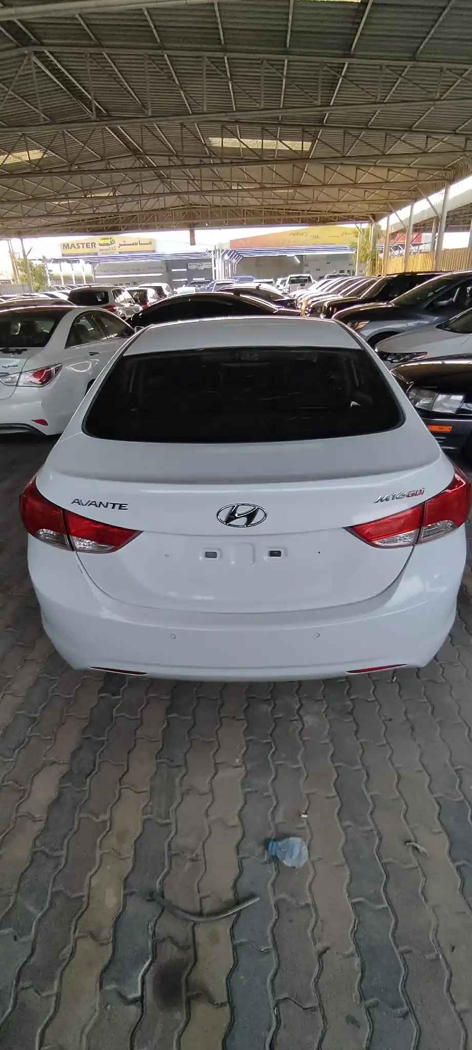Hyundai Avante 2012 2000L