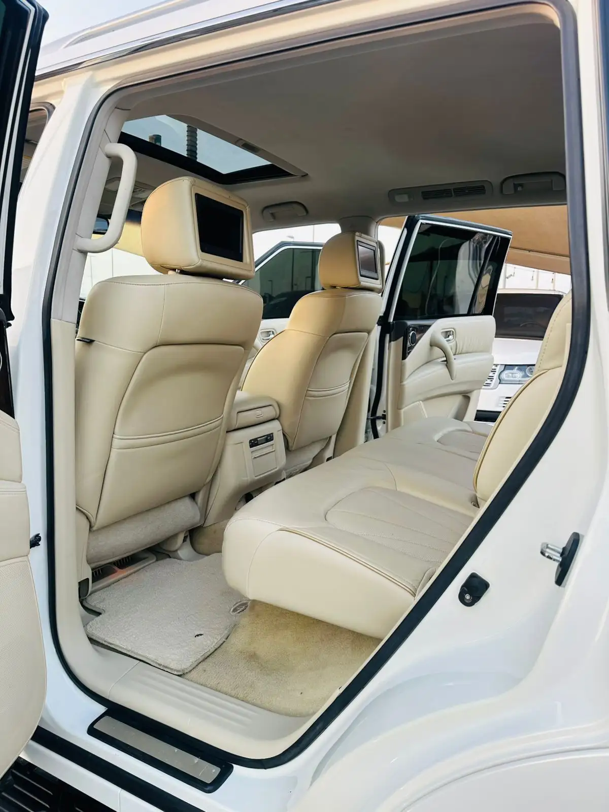 انفينيتي QX56 2011