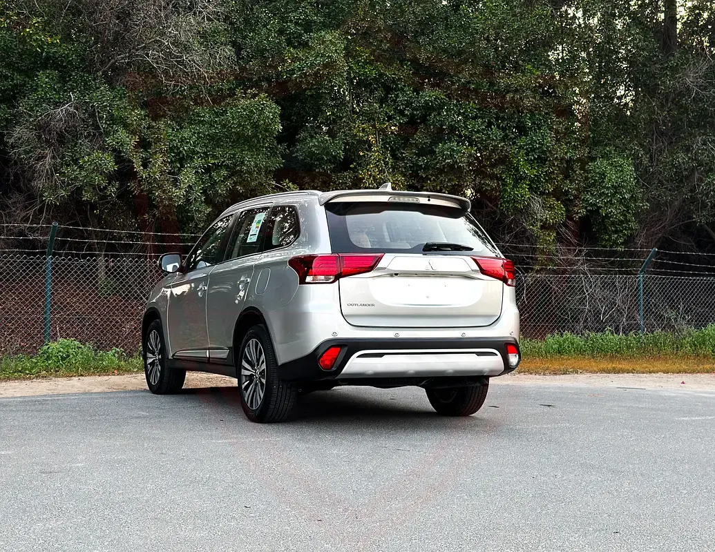 Mitsubishi Outlander 2023
