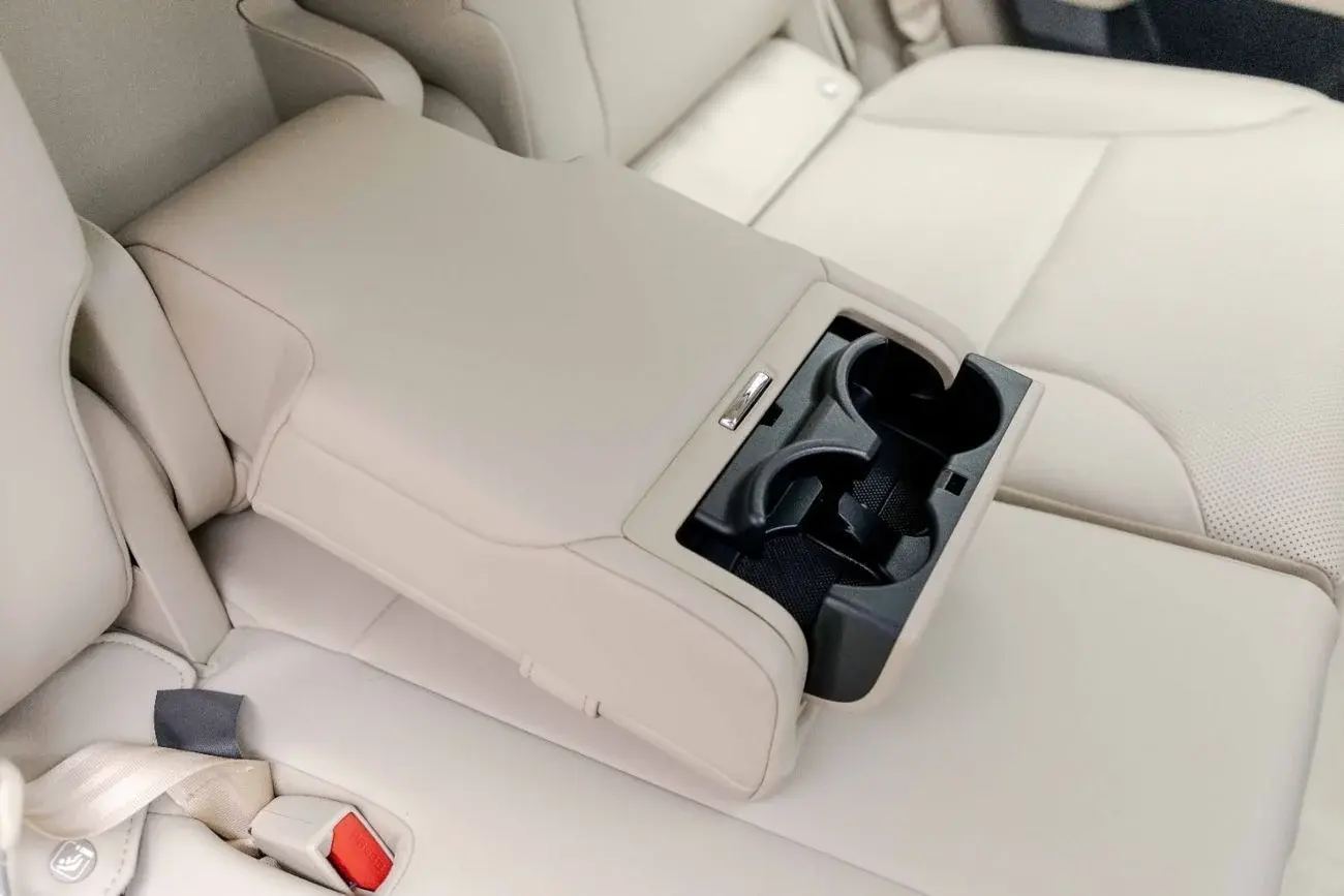 تويوتا لاند كروزر 2025