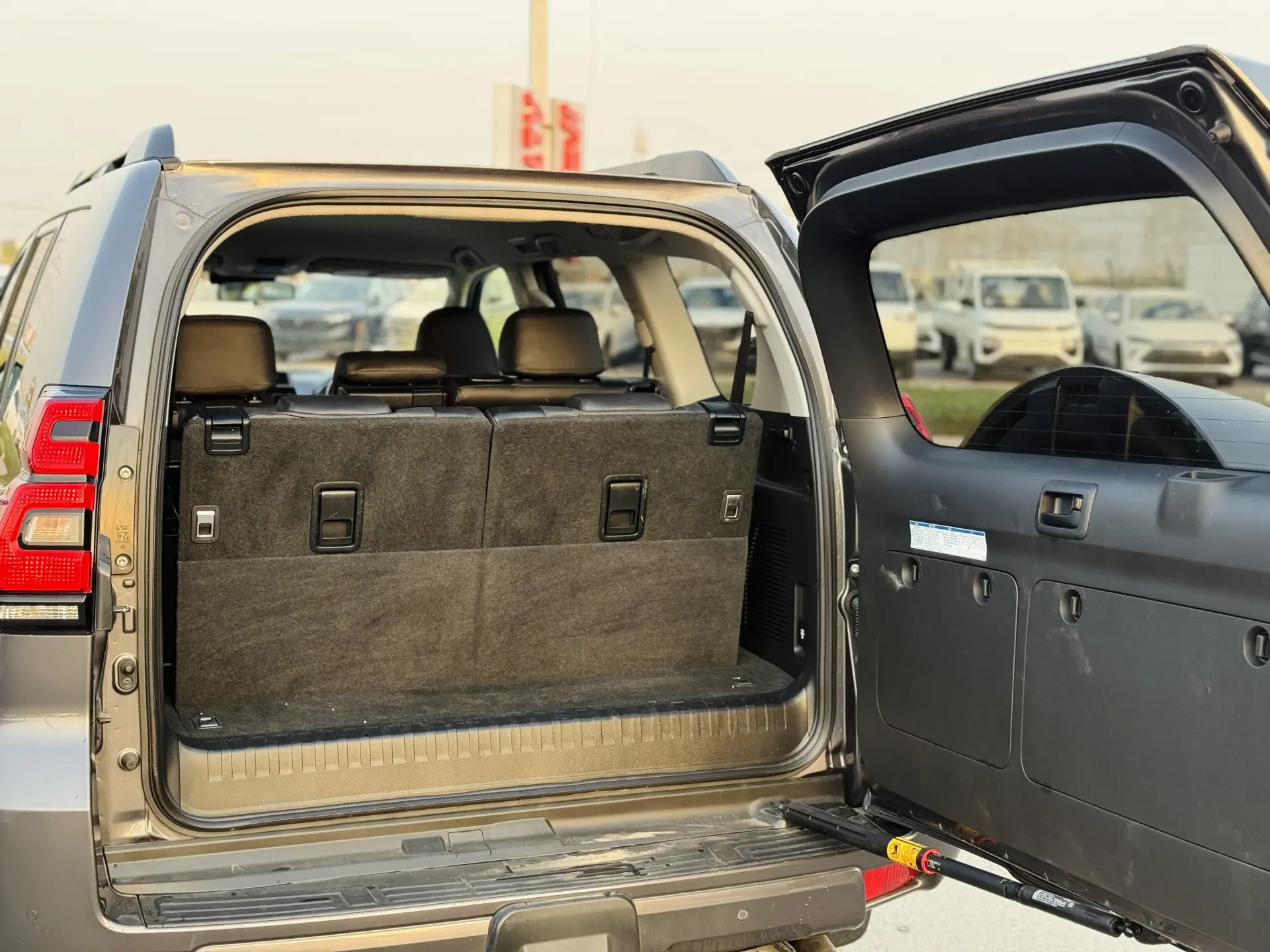 Toyota LAND CRUISER PRADO 2020