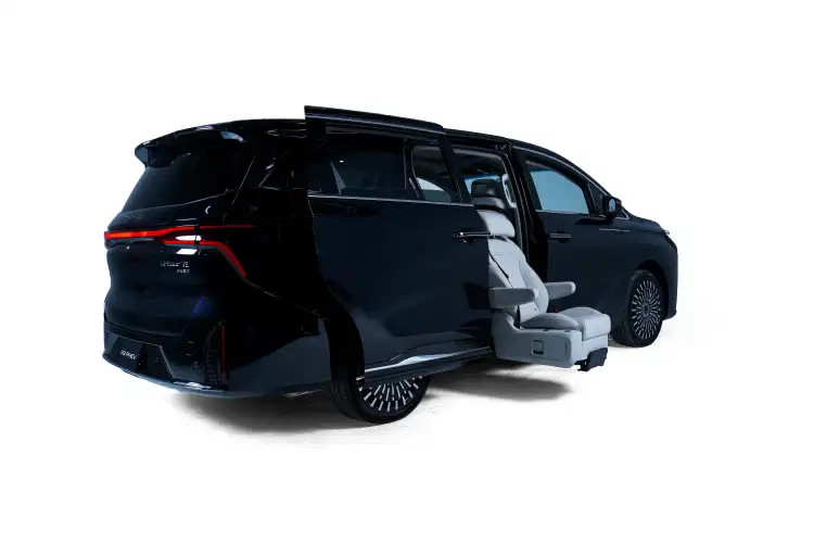 مراجعة فورثينغ V9 جارديان 2026: اختبار السيارة MPV فاخرة للغاية من السيارات الصينية