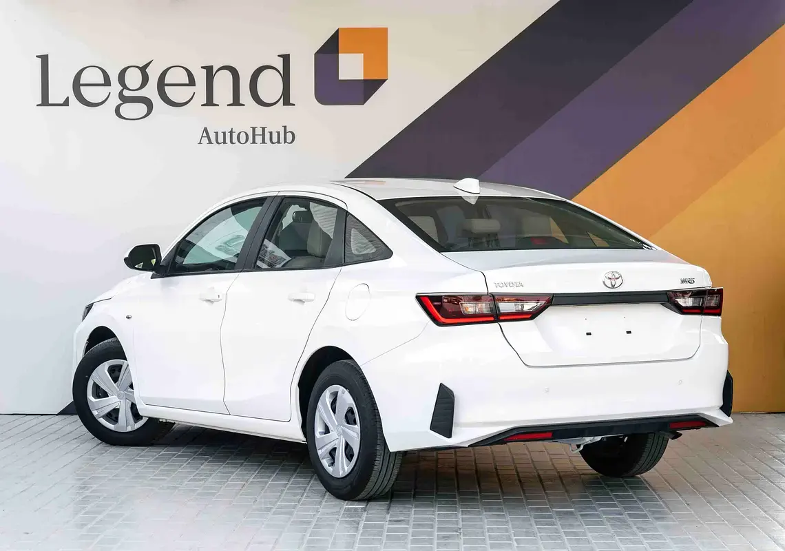 تويوتا يارس سيدان 2024