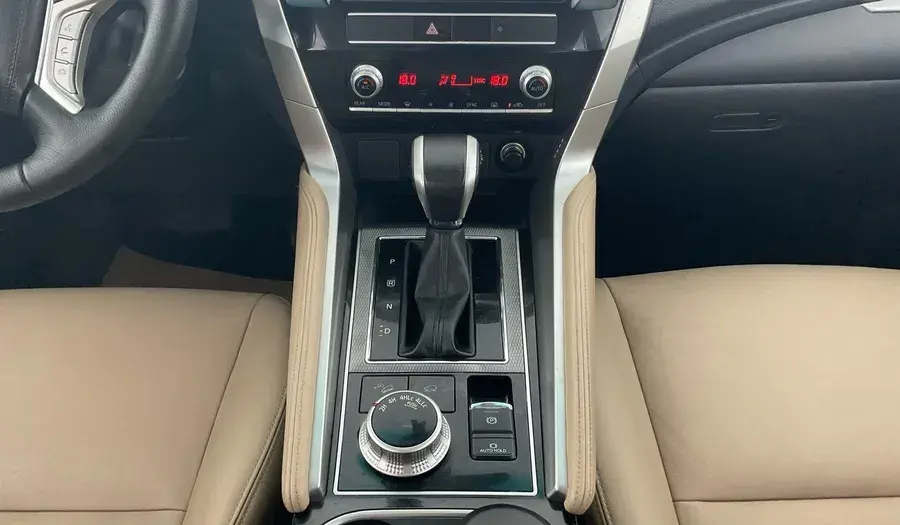 Mitsubishi Montero 2023 3L