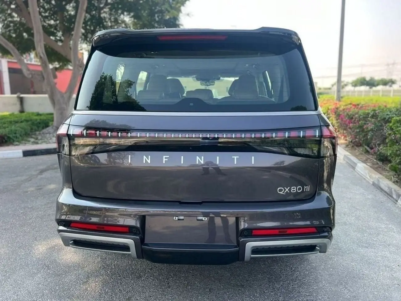 Infiniti QX80 2025 3.5L