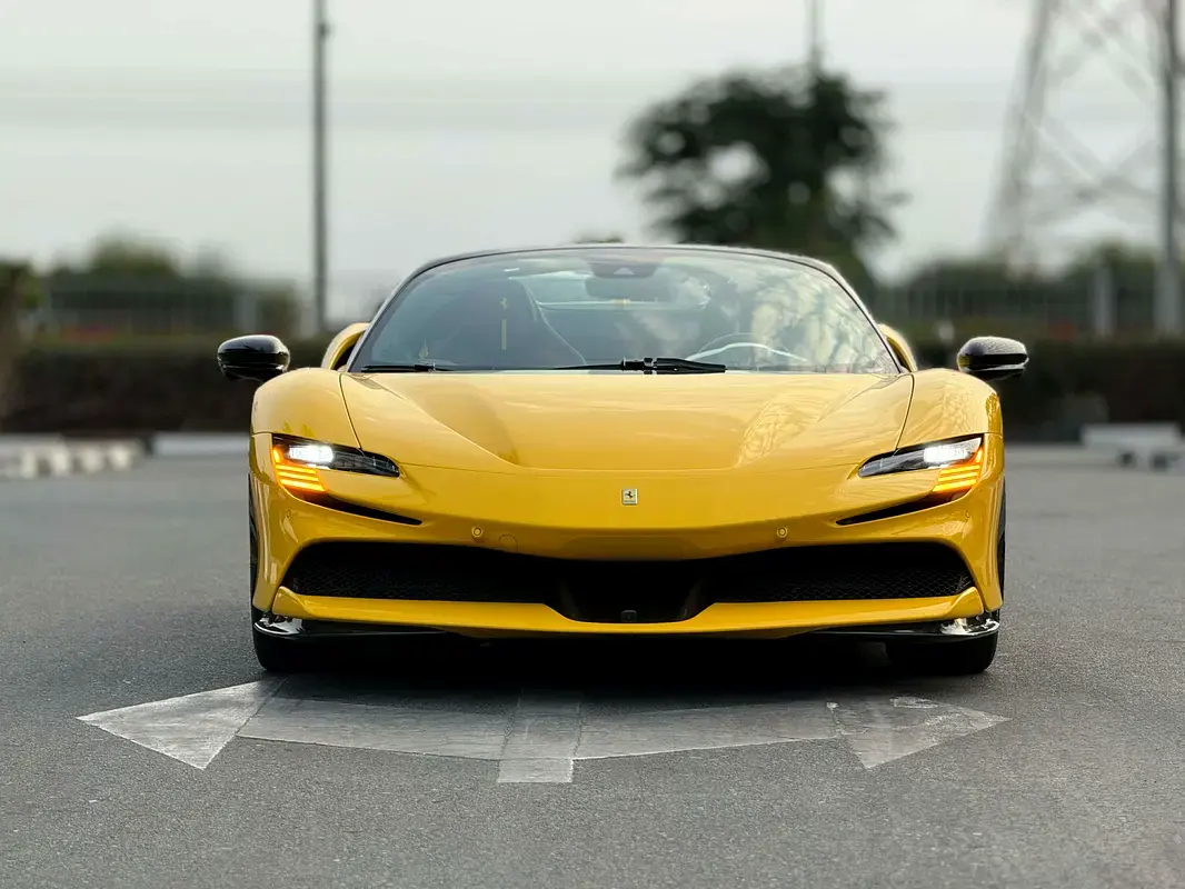 فيراري SF90 سبيدر 2023