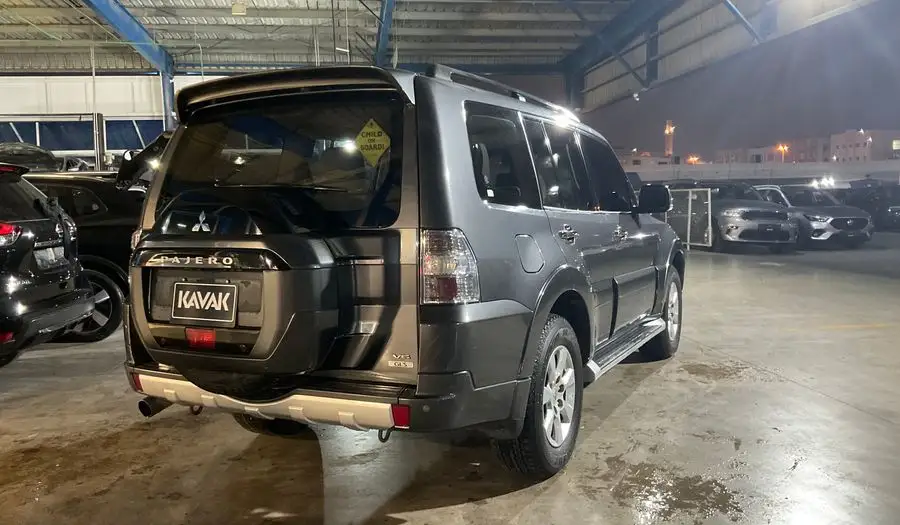 Mitsubishi Pajero 2016